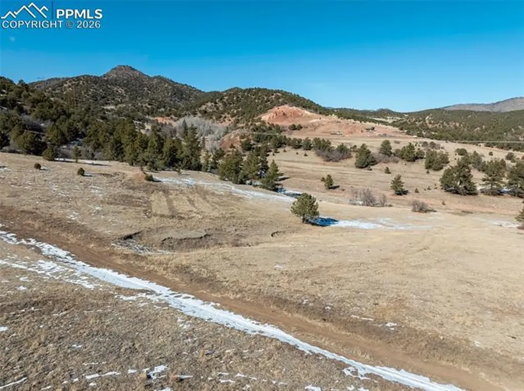 221 Chris Crossover Na Canon City CO 81212