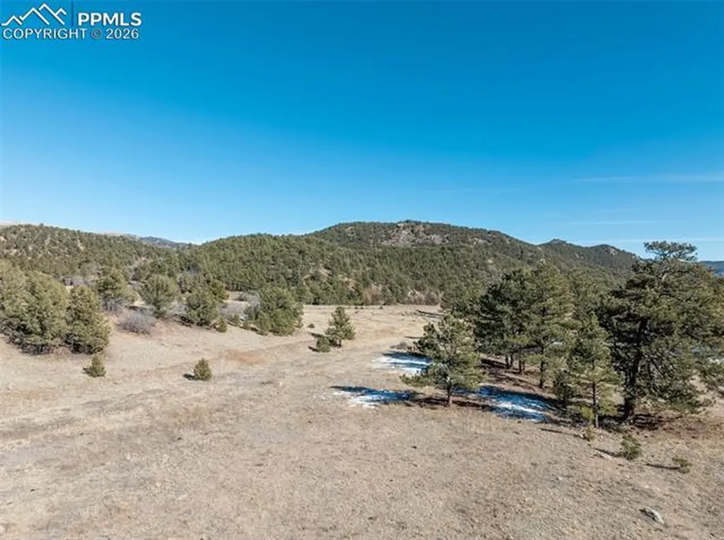 221 Chris Crossover Na Canon City CO 81212