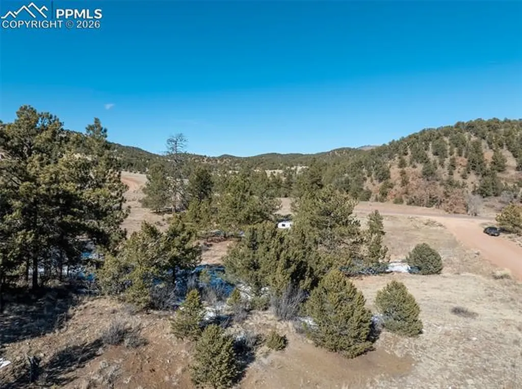 221 Chris Crossover Na Canon City CO 81212