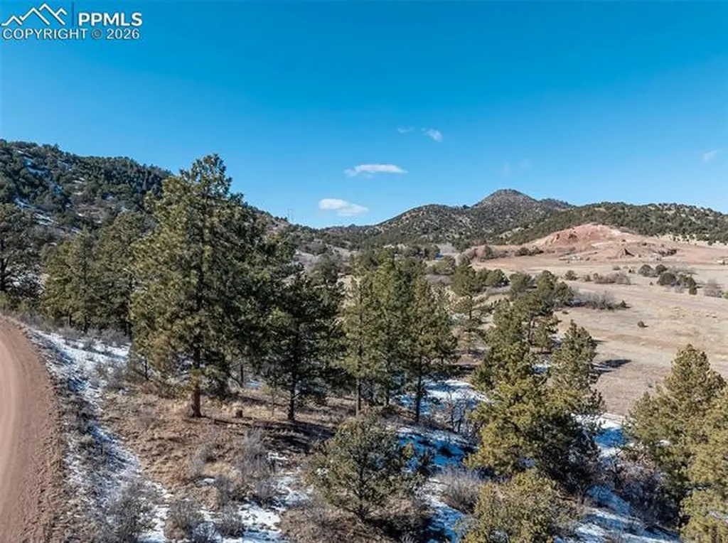 221 Chris Crossover Na Canon City CO 81212