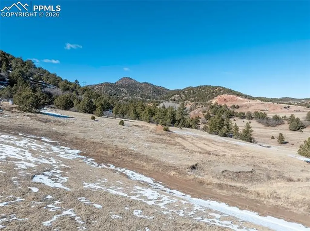 221 Chris Crossover Na Canon City CO 81212