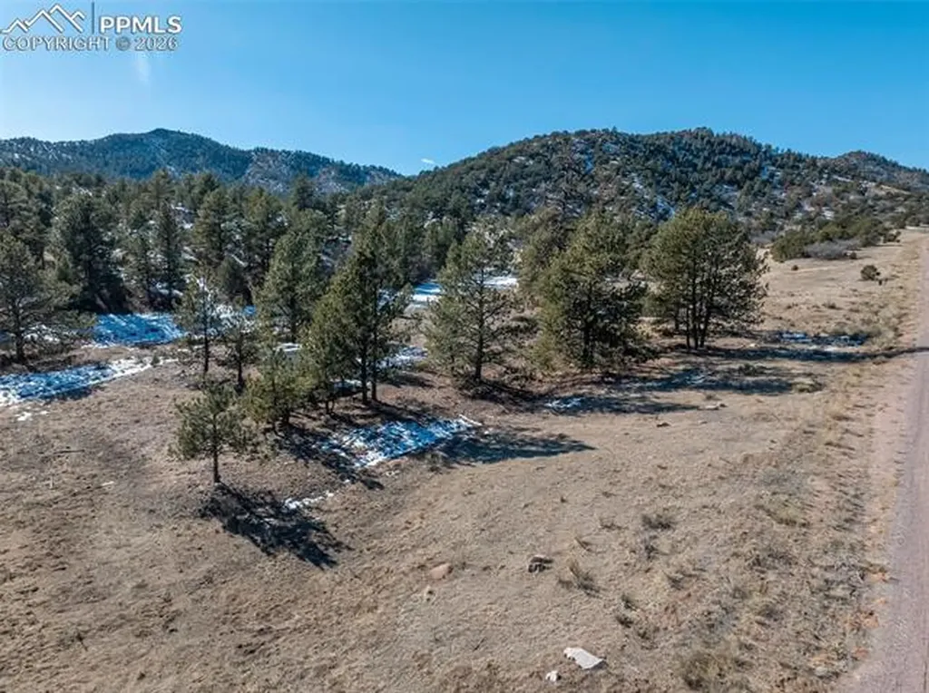 221 Chris Crossover Na Canon City CO 81212