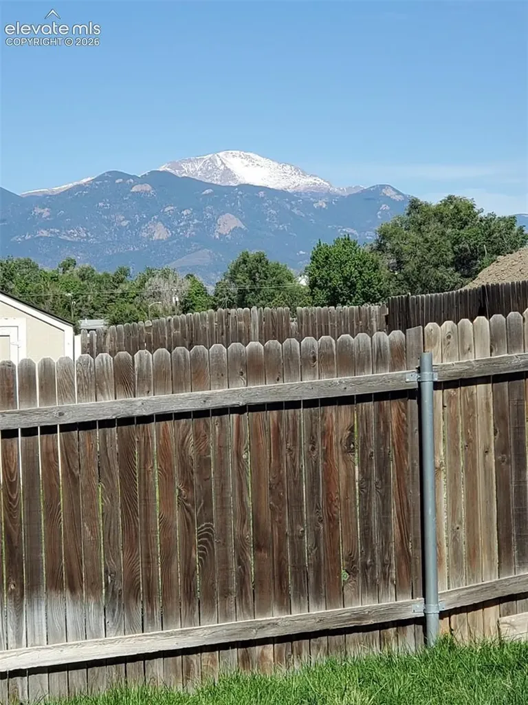 4885 Hunters Run Na Colorado Springs CO 80911
