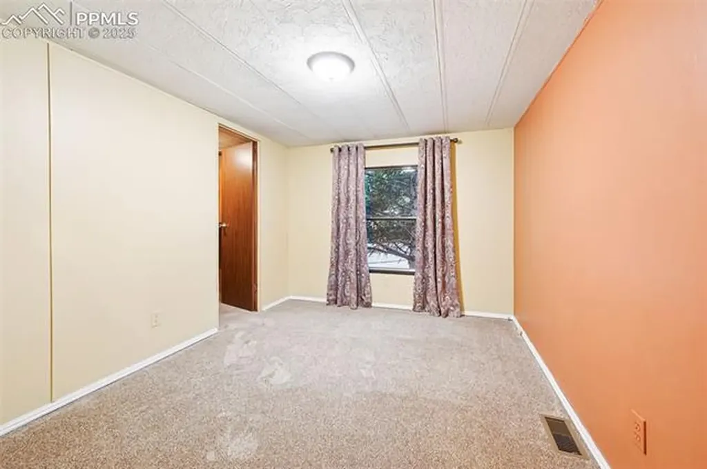 30 Shangra Lane Drive Colorado Springs CO 80907