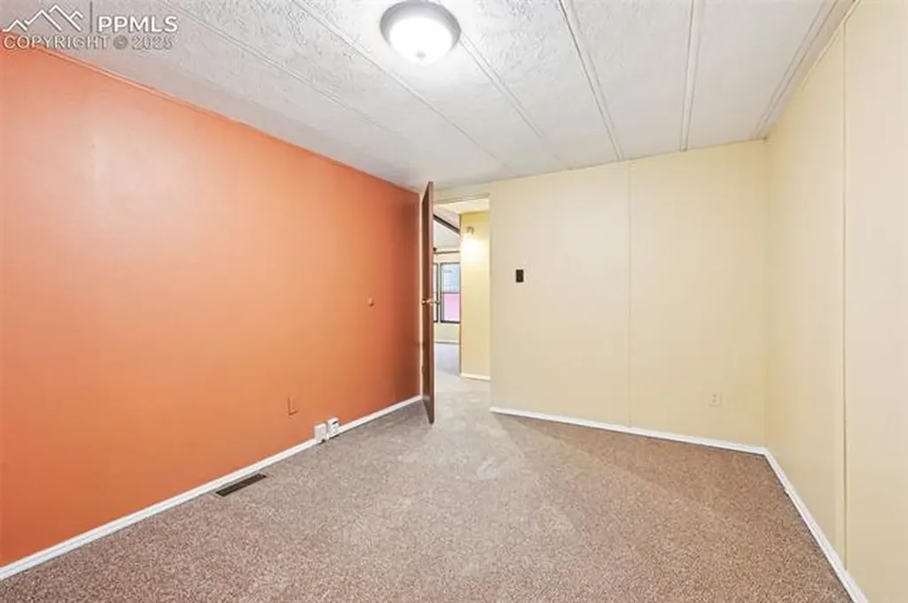 30 Shangra Lane Drive Colorado Springs CO 80907