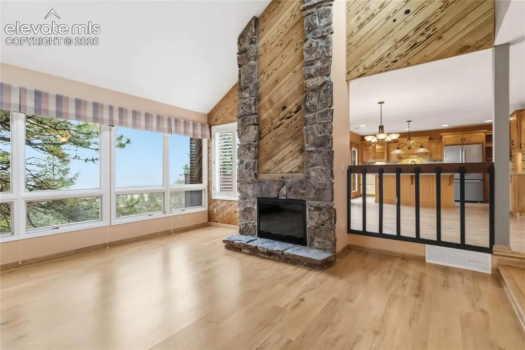 4535 Sentinel Rock Na Larkspur CO 80118