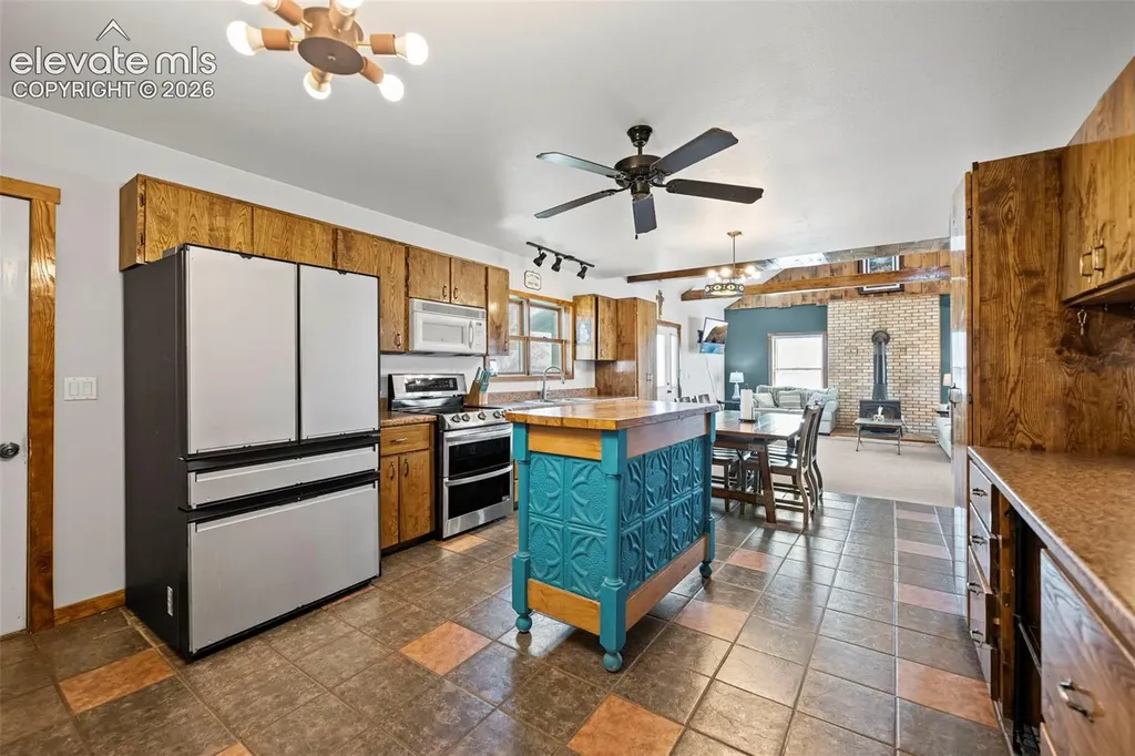 5366 Lane 10 Na Hooper CO 81136