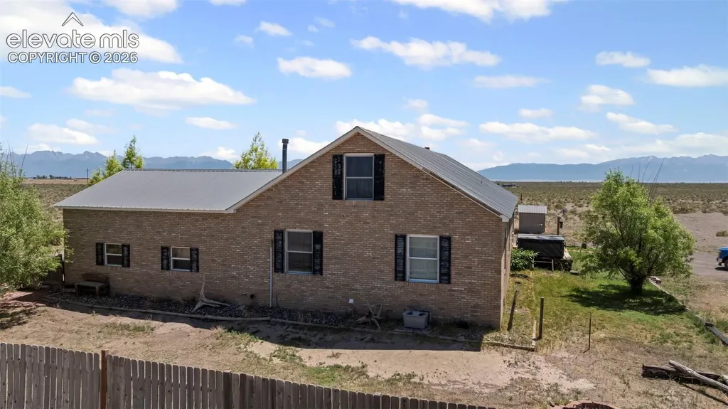 5366 Lane 10 Na Hooper CO 81136
