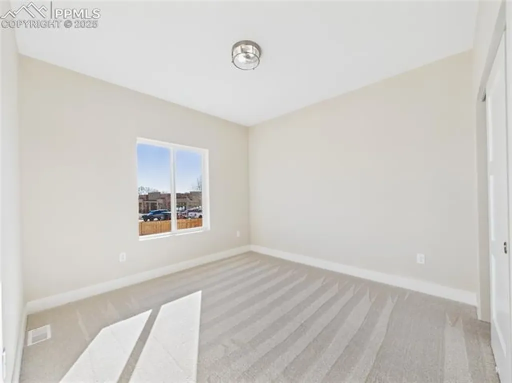 1316 Tierra Berienda Na Pueblo CO 81008