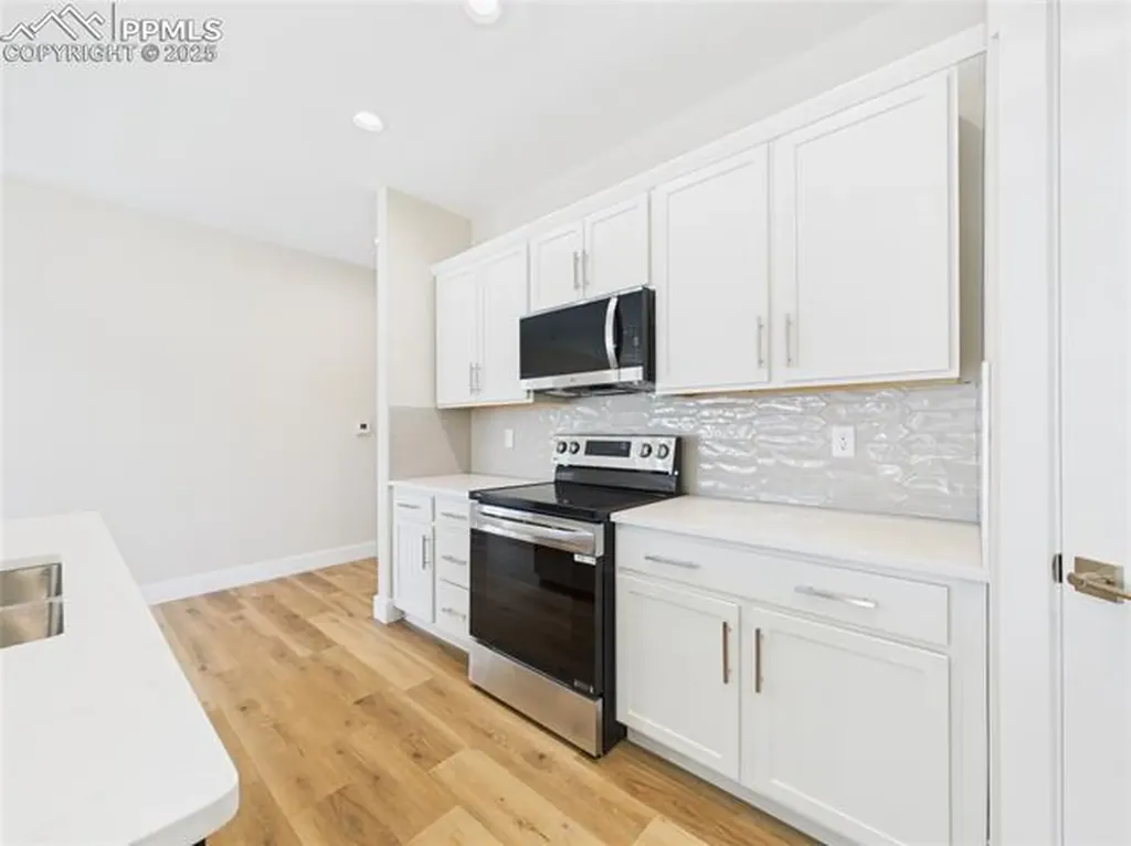 1316 Tierra Berienda Na Pueblo CO 81008