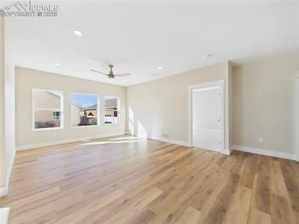 1316 Tierra Berienda Na Pueblo CO 81008