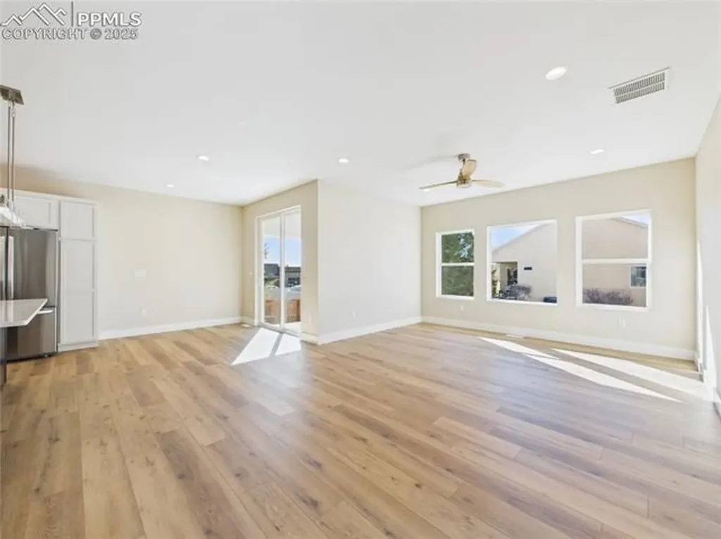 1316 Tierra Berienda Na Pueblo CO 81008