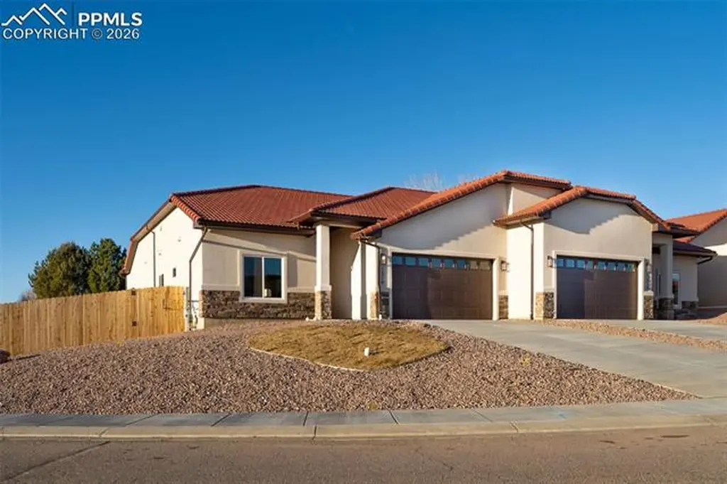 1316 Tierra Berienda Na Pueblo CO 81008