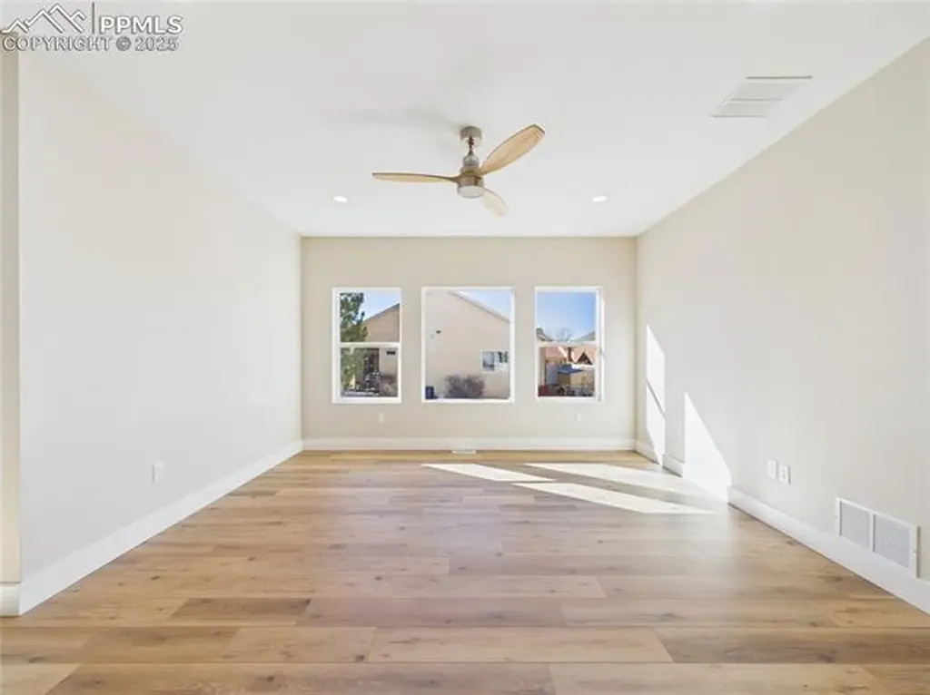 1316 Tierra Berienda Na Pueblo CO 81008