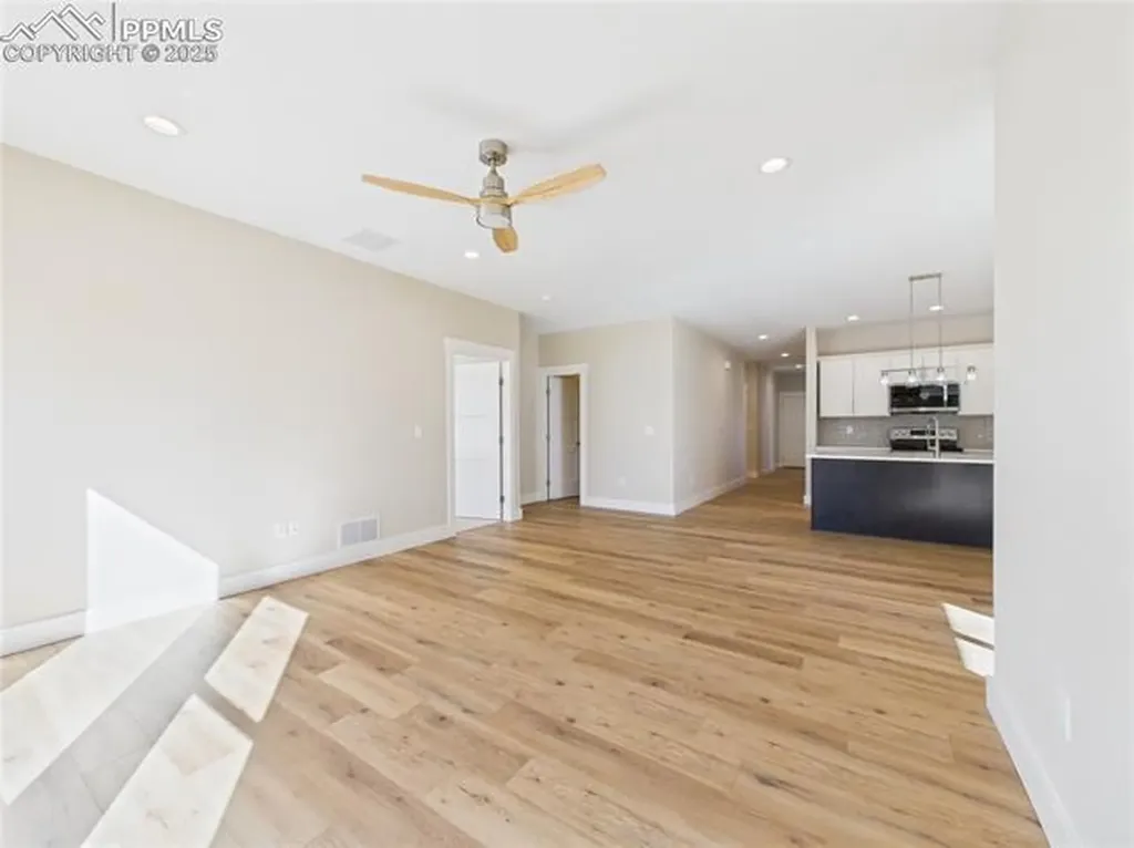 1316 Tierra Berienda Na Pueblo CO 81008