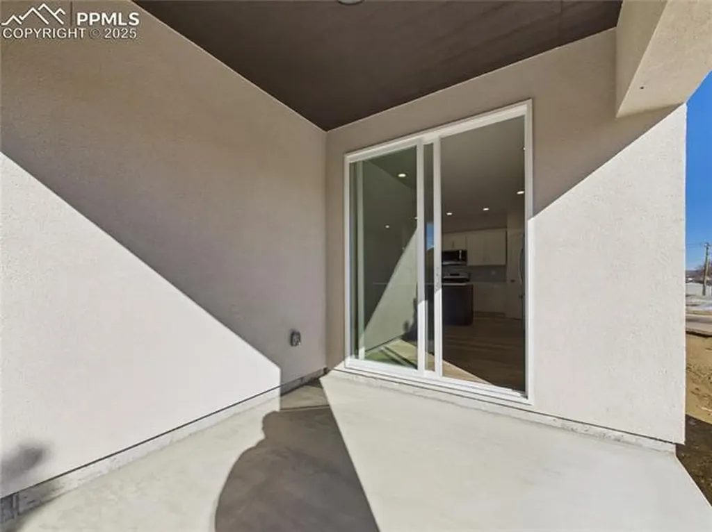 1316 Tierra Berienda Na Pueblo CO 81008