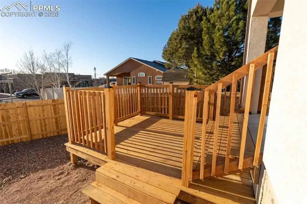 1316 Tierra Berienda Na Pueblo CO 81008