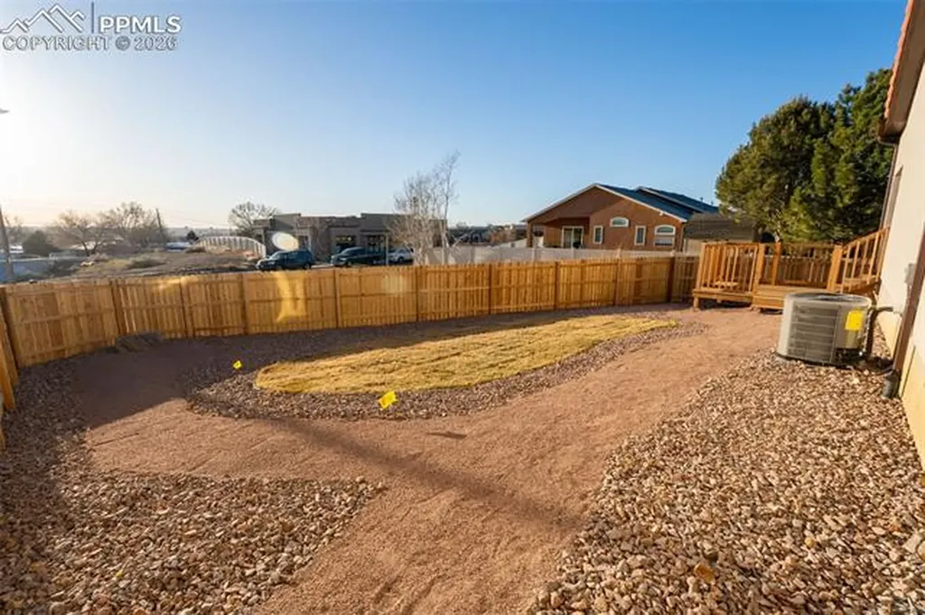 1316 Tierra Berienda Na Pueblo CO 81008