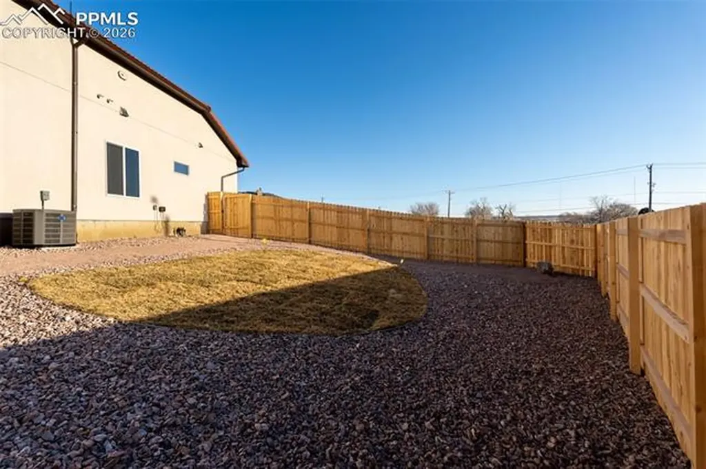 1316 Tierra Berienda Na Pueblo CO 81008