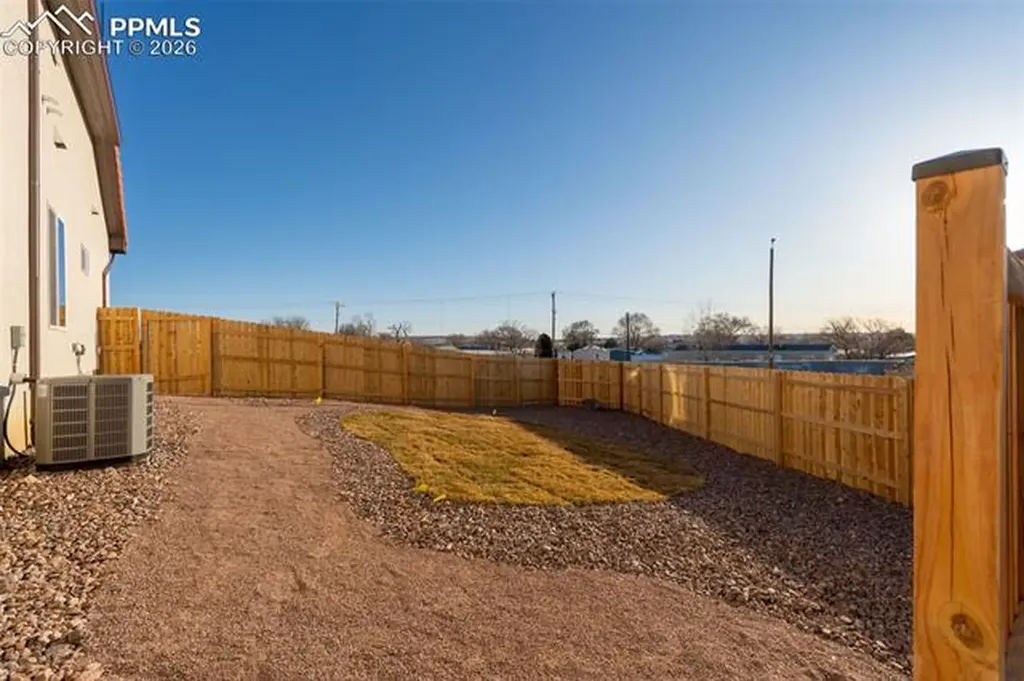 1316 Tierra Berienda Na Pueblo CO 81008