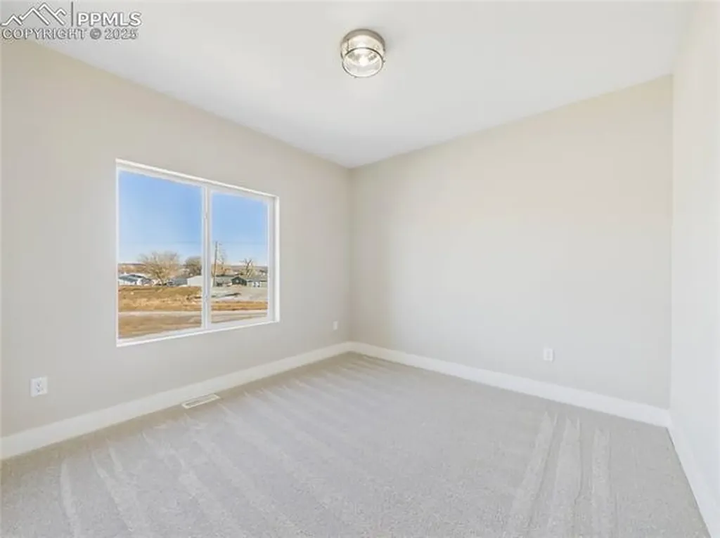 1316 Tierra Berienda Na Pueblo CO 81008