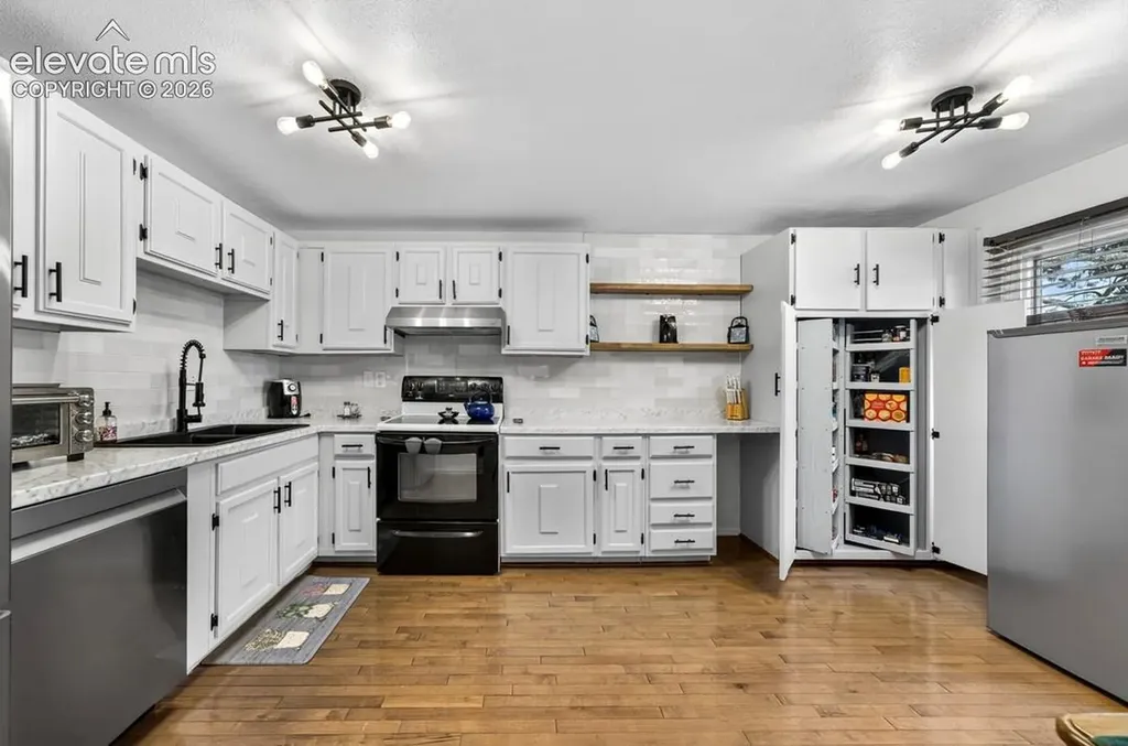 2071 Calle Fontana Na Fountain CO 80817