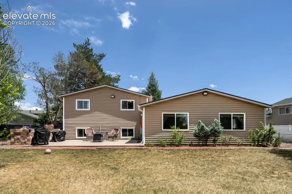 2071 Calle Fontana Na Fountain CO 80817