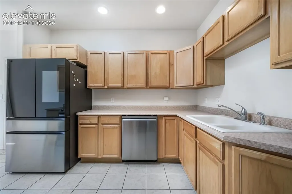 1807 Paseo Del Tesoro Na Pueblo CO 81008