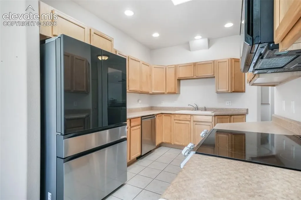 1807 Paseo Del Tesoro Na Pueblo CO 81008