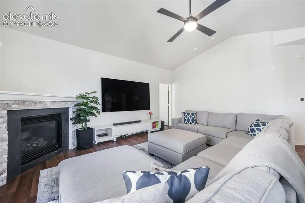 1807 Paseo Del Tesoro Na Pueblo CO 81008