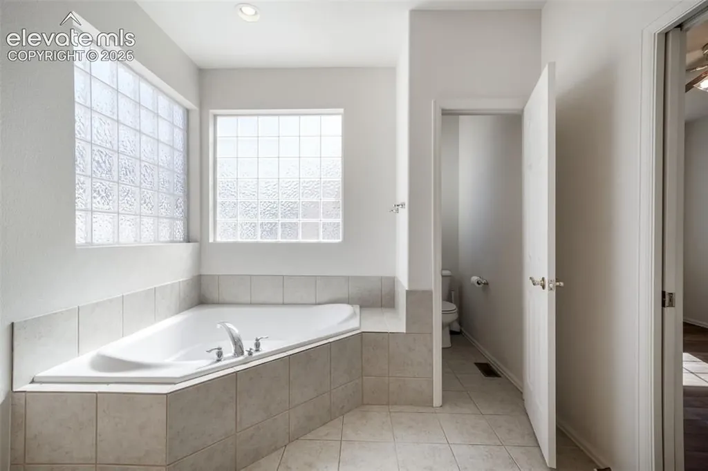 1807 Paseo Del Tesoro Na Pueblo CO 81008