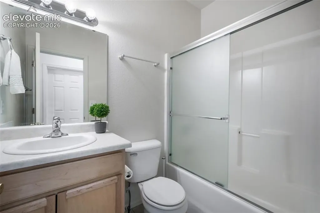 1807 Paseo Del Tesoro Na Pueblo CO 81008