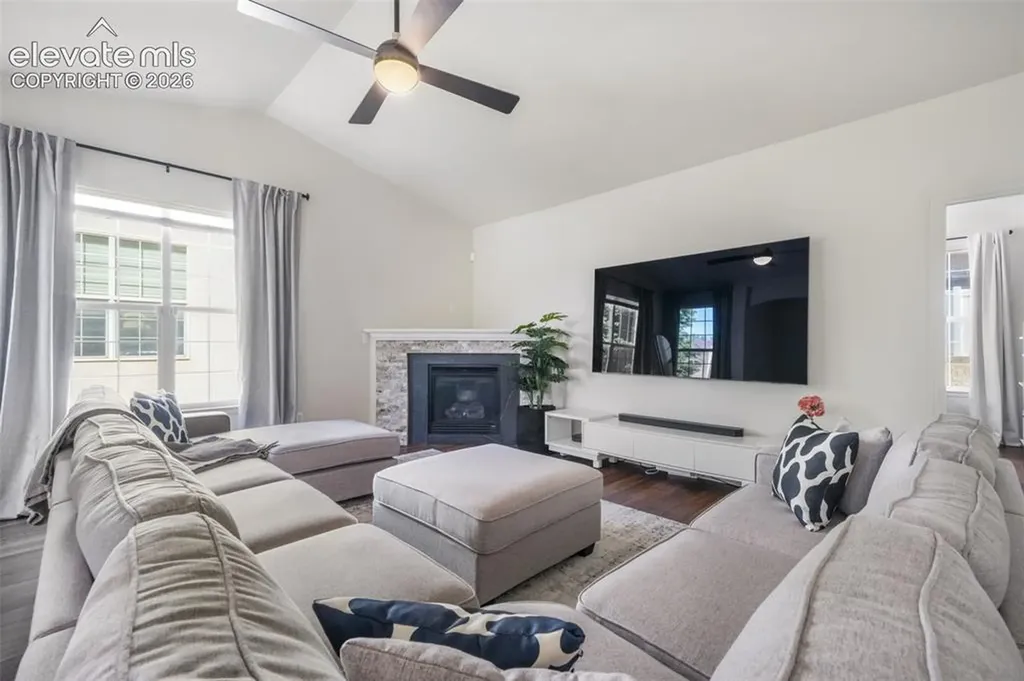 1807 Paseo Del Tesoro Na Pueblo CO 81008