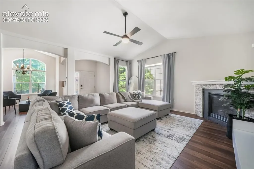 1807 Paseo Del Tesoro Na Pueblo CO 81008