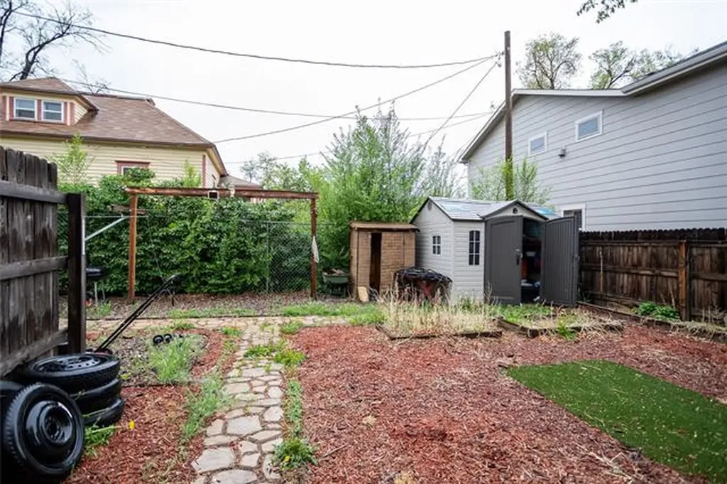 922 E High Street Colorado Springs CO 80903