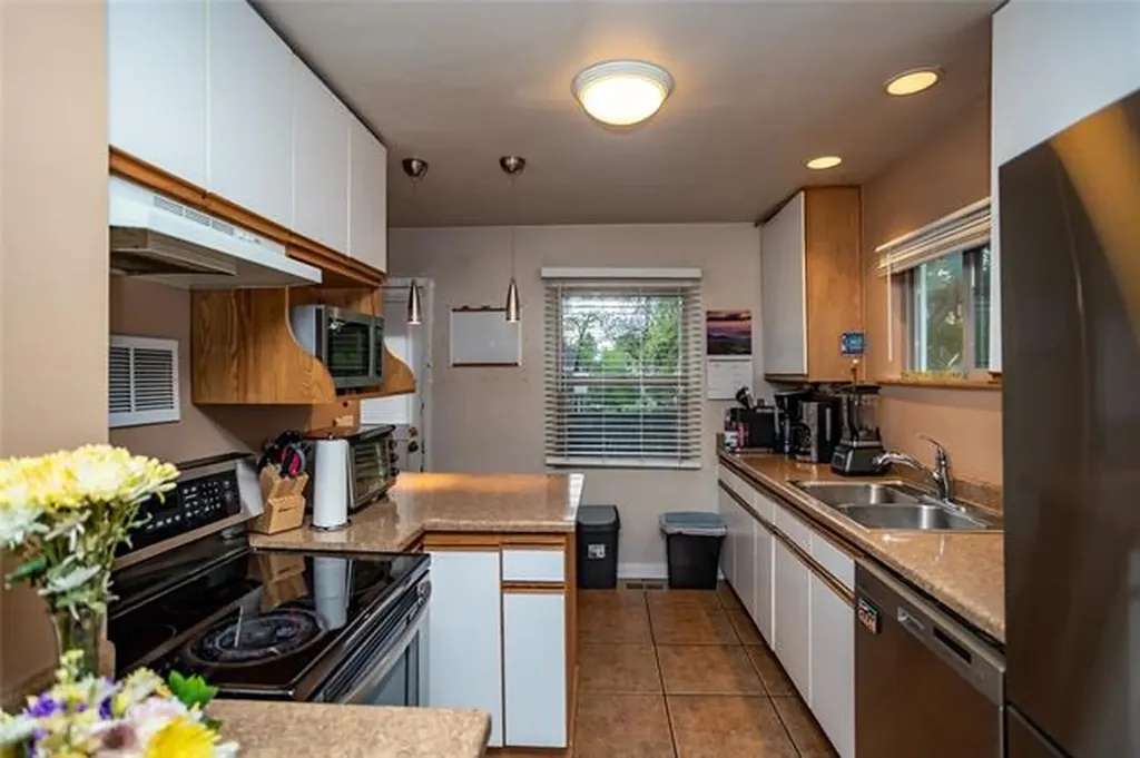 922 E High Street Colorado Springs CO 80903