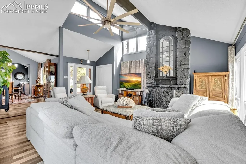 4500 Sentinel Rock Na Larkspur CO 80118