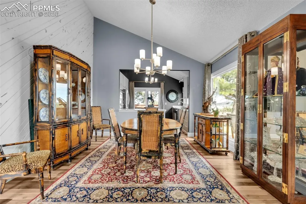4500 Sentinel Rock Na Larkspur CO 80118