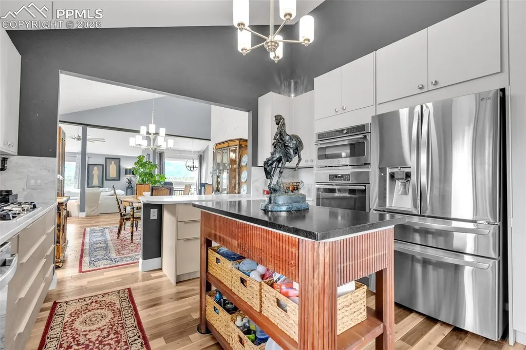 4500 Sentinel Rock Na Larkspur CO 80118