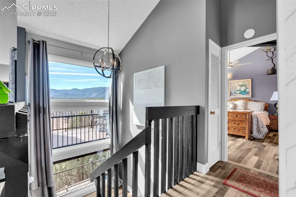 4500 Sentinel Rock Na Larkspur CO 80118