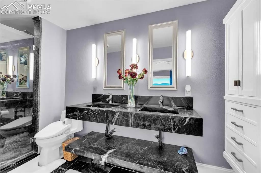 4500 Sentinel Rock Na Larkspur CO 80118
