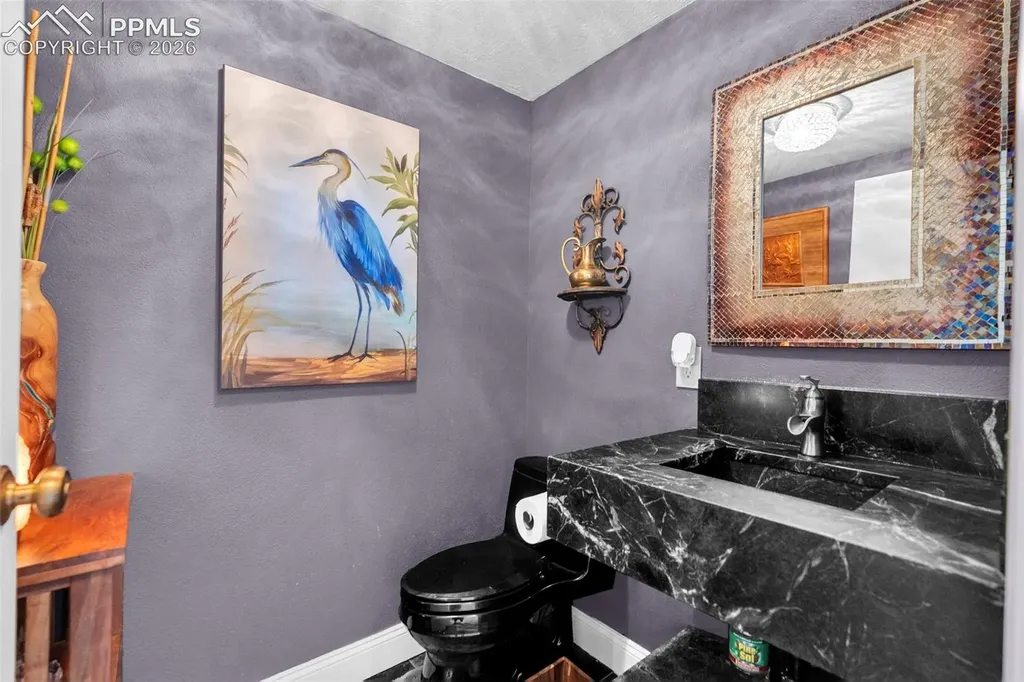 4500 Sentinel Rock Na Larkspur CO 80118