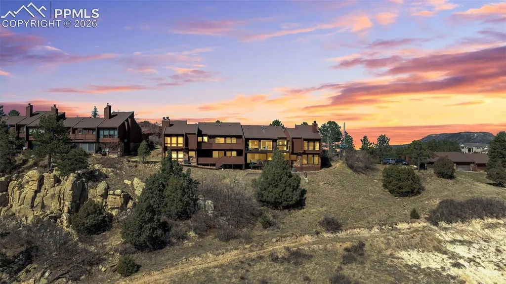 4500 Sentinel Rock Na Larkspur CO 80118