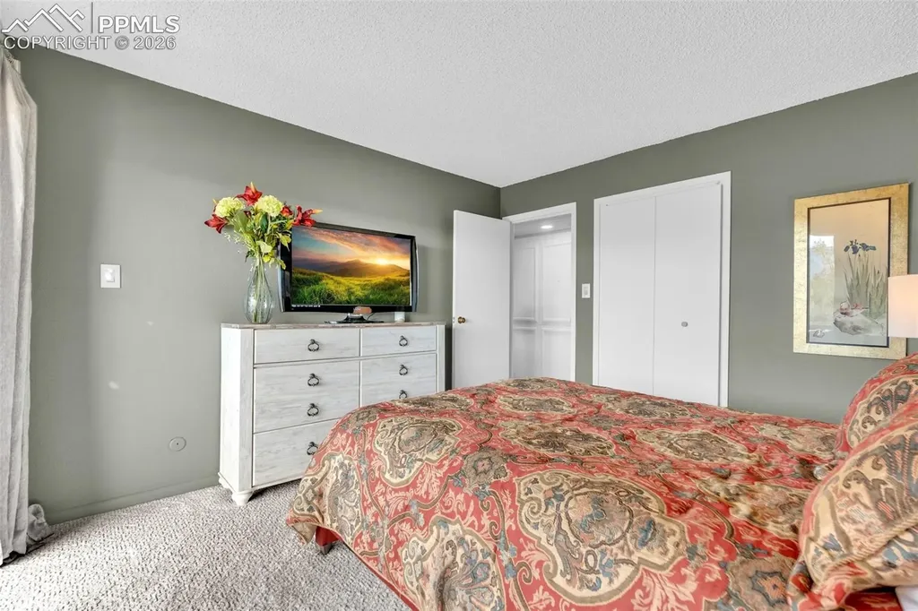 4500 Sentinel Rock Na Larkspur CO 80118
