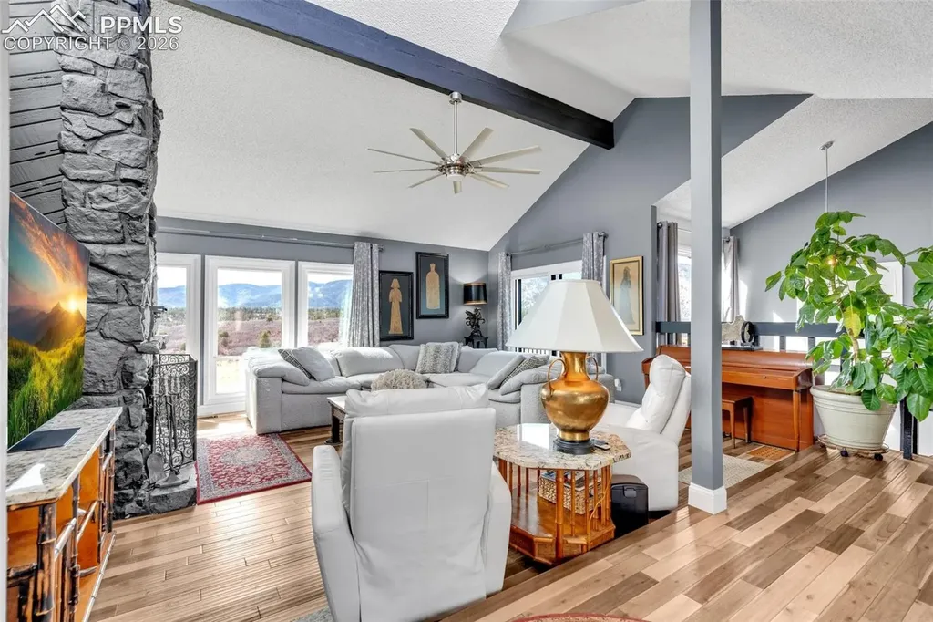 4500 Sentinel Rock Na Larkspur CO 80118