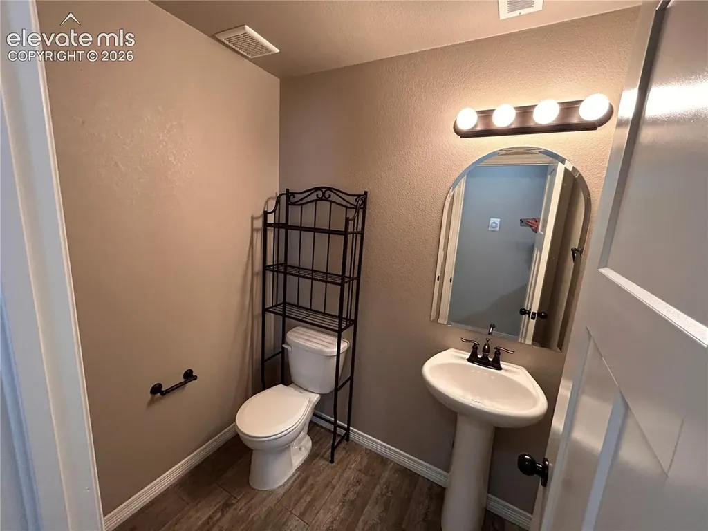 7118 Dutch Loop Colorado Springs CO 80925