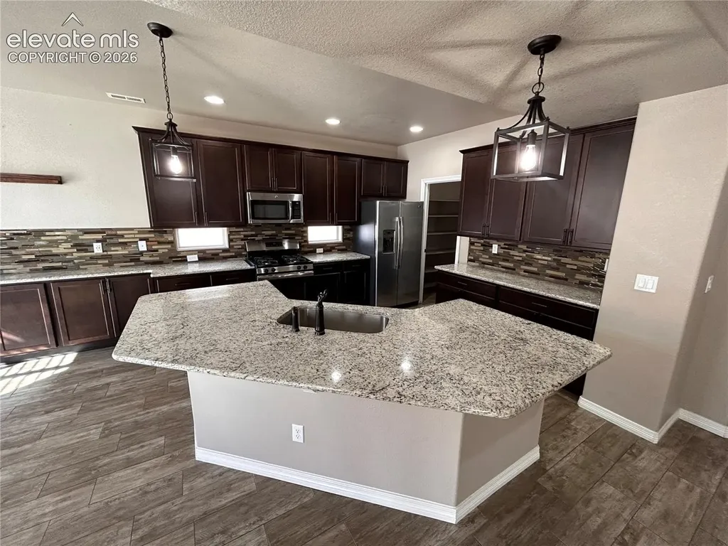 7118 Dutch Loop Colorado Springs CO 80925