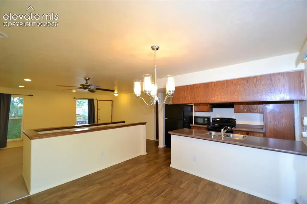 1288 Suncrest Way Colorado Springs CO 80906