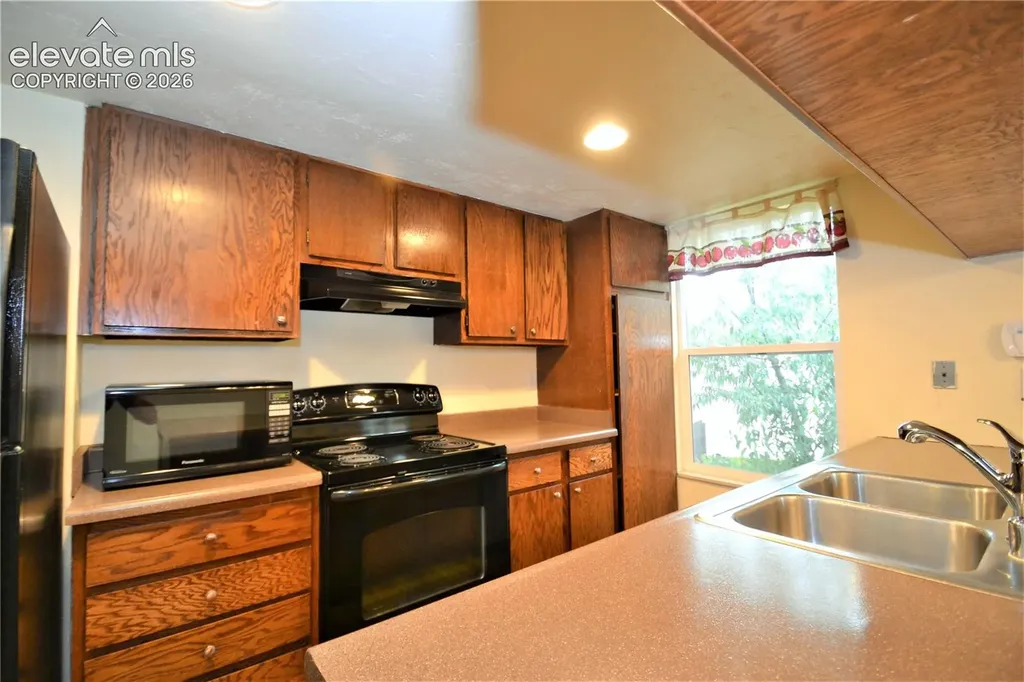 1288 Suncrest Way Colorado Springs CO 80906