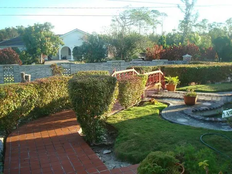 Grays Inn Drive 01 Grand Bahama Freeport BS